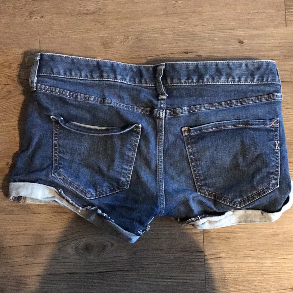 Express stretch+ low relaxed low rise Jean shorts - Picture 3 of 4